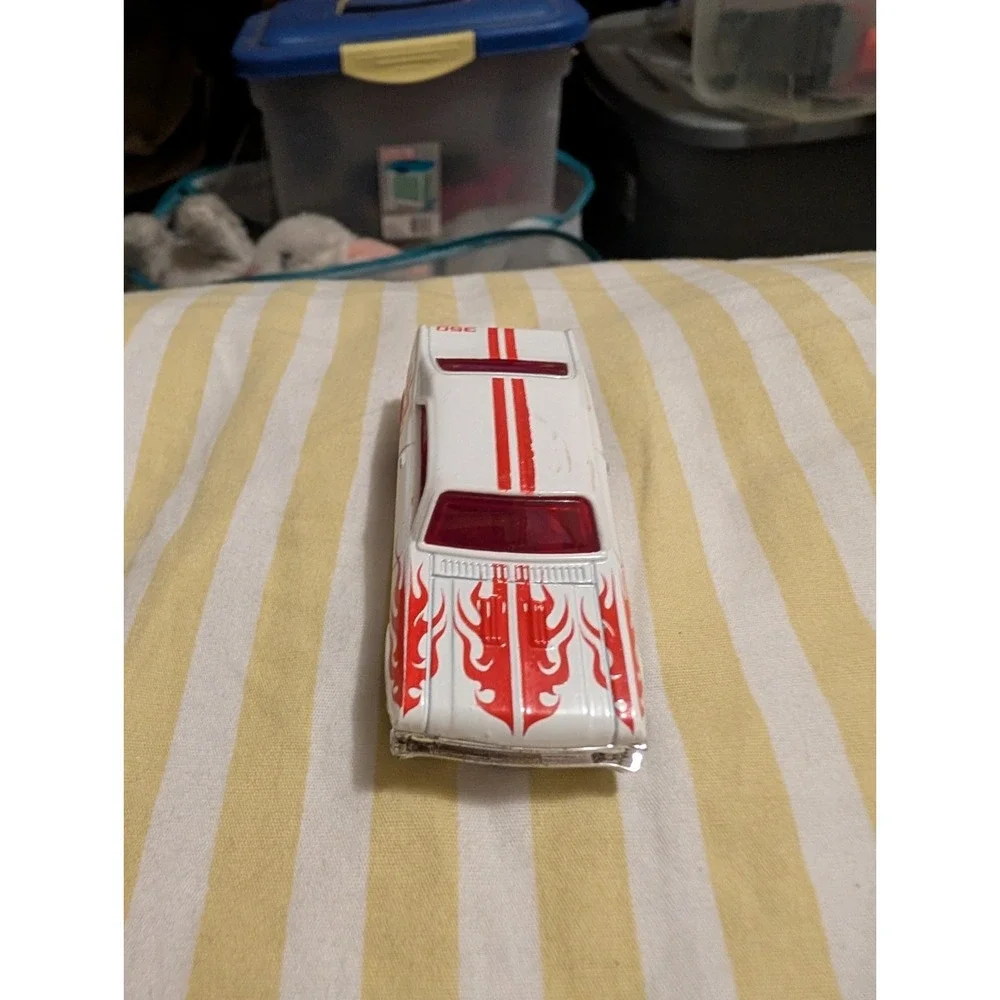1968 350 SS Chevy Nova Red line Hot Wheels 2008 Mattel White And Red